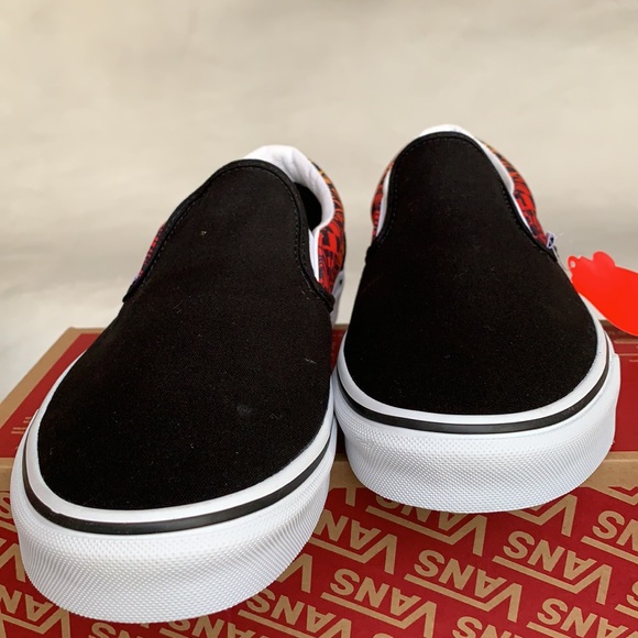 VANS CLASSIC SLIP ON LOGO FLAME BLACK/TRUE WHITE W - Picture 10 of 14